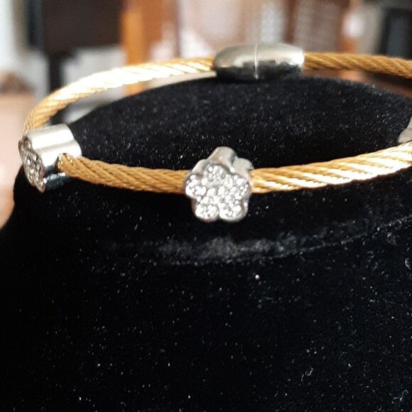NEW Gold and crystal bangle bracelet - Picture 4 of 6